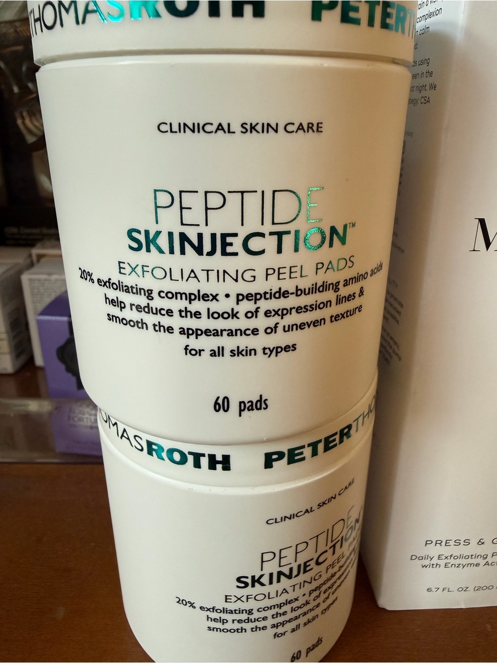 Peter Thomas Roth Peptide Skinjection Exfoliating Peel Pads - White